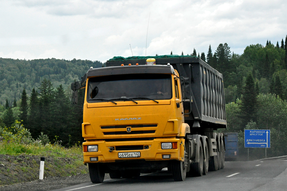 Кемеровская область, № О 695 ЕЕ 142 — КамАЗ-65116-A4(23)