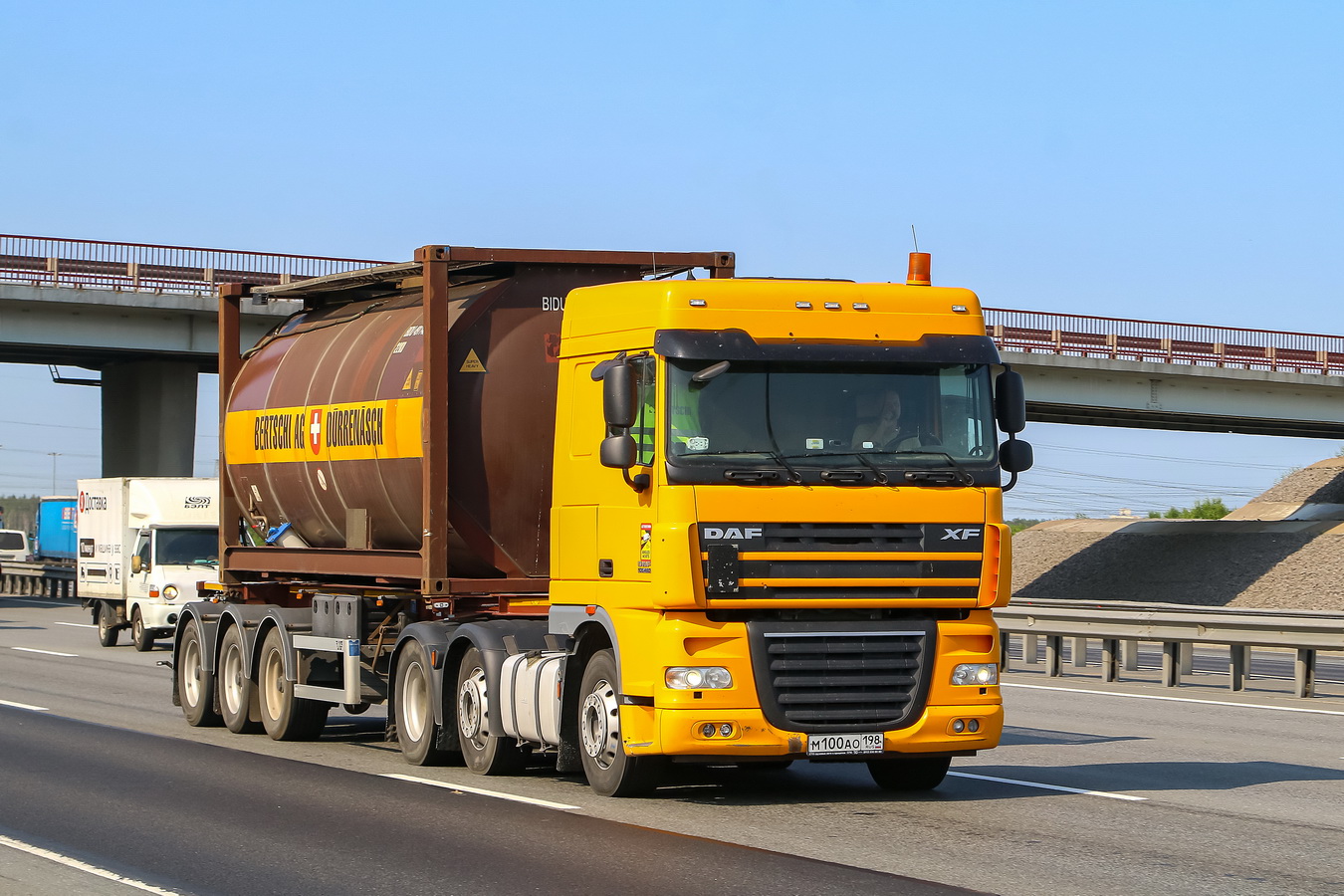 Санкт-Петербург, № М 100 АО 198 — DAF XF105 FTG