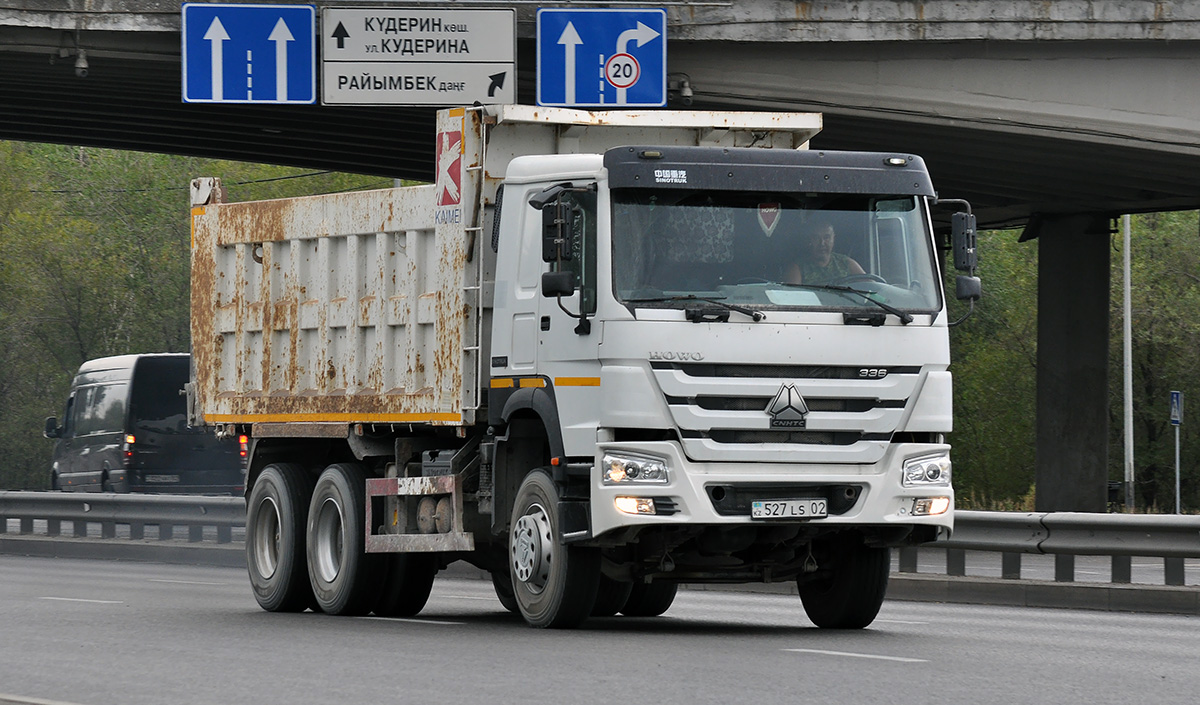 Алматы, № 527 LS 02 — Howo HW ZZ3327