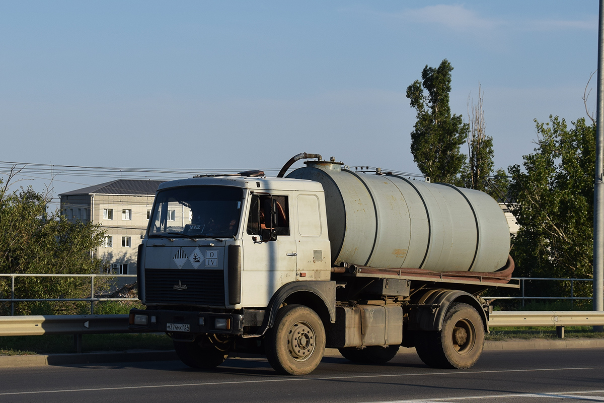 Волгоградская область, № М 374 МК 134 — МАЗ-54329