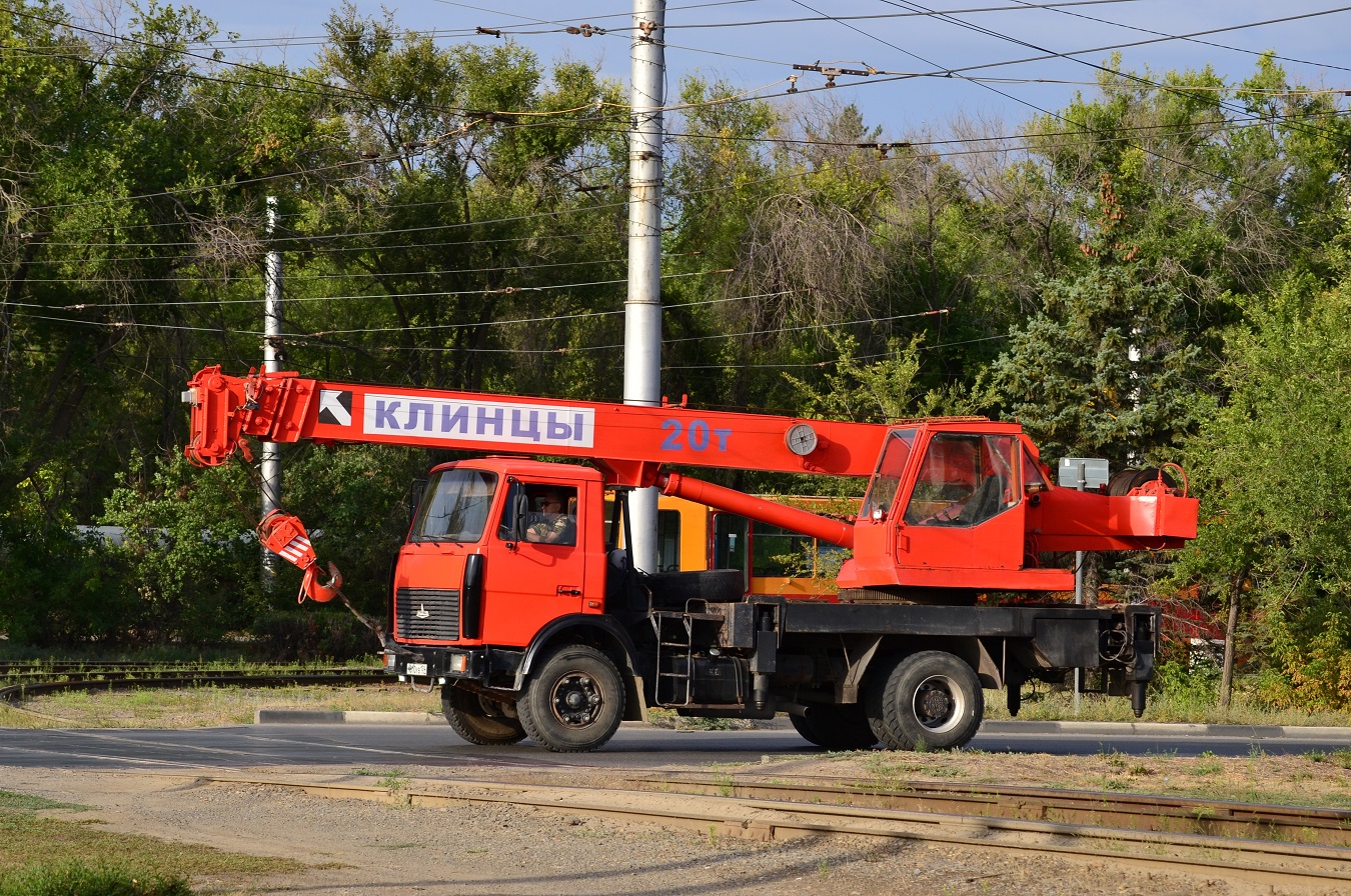 Волгоградская область, № М 810 УВ 134 — МАЗ-533702