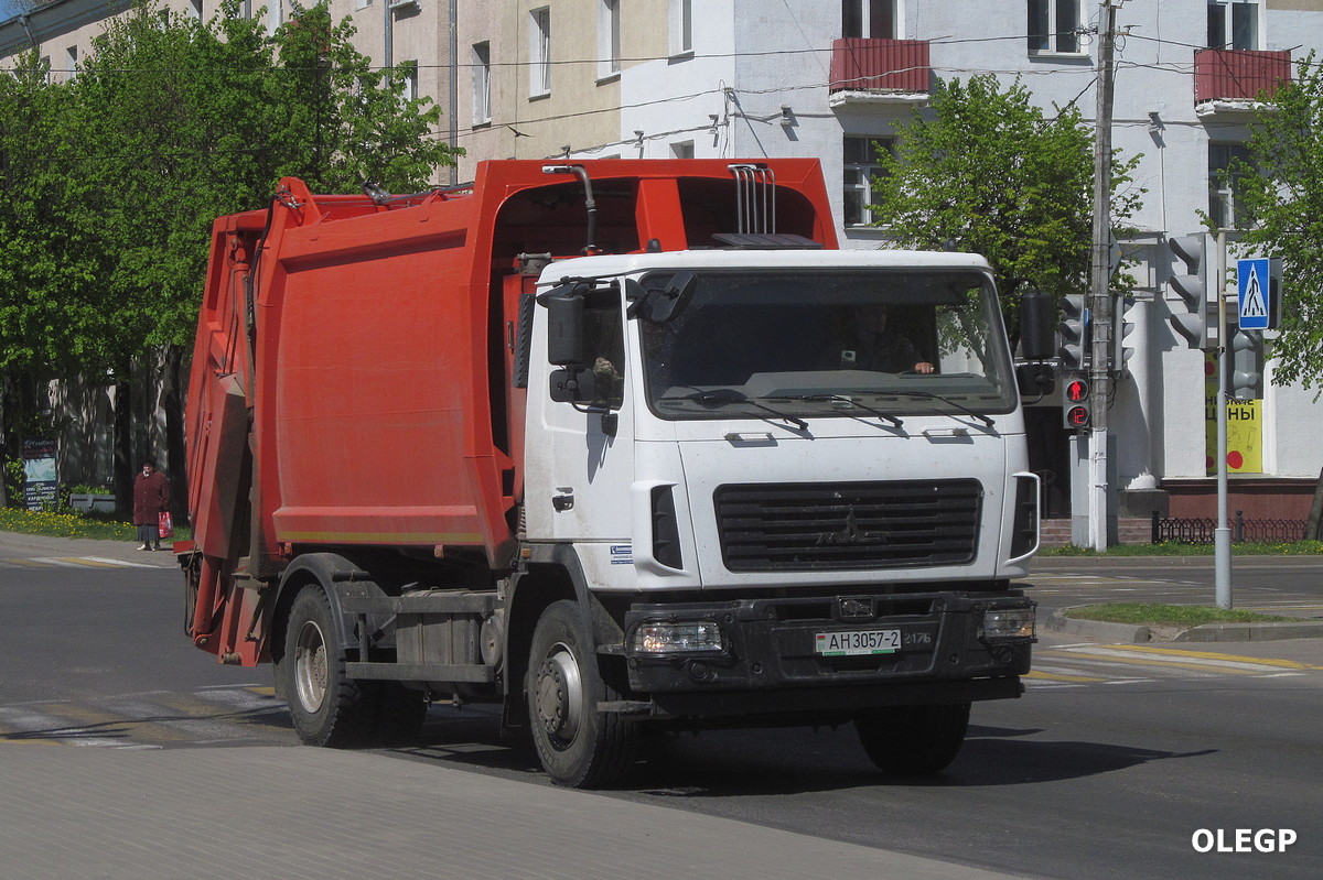 Витебская область, № АН 3057-2 — МАЗ-534025