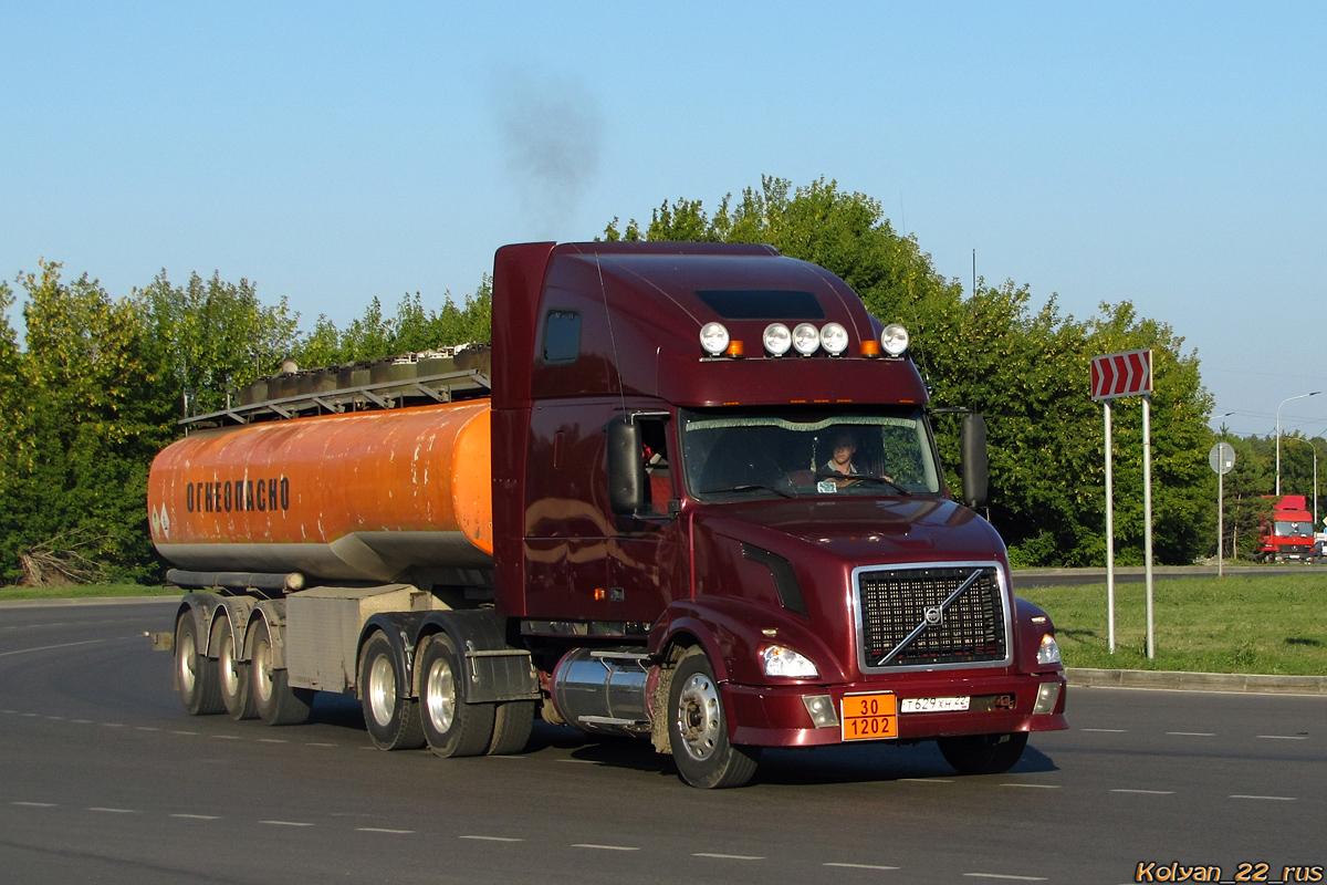 Алтайский край, № Т 629 ХН 22 — Volvo VNL670