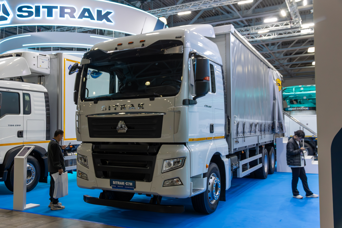 Московская область, № (50) Б/Н 0267 — Sitrak C7H ZZ1316; Московская область — Автомобили без номеров; Московская область — Новые автомобили; Московская область — Выставка "ComAutoTrans" — 2025