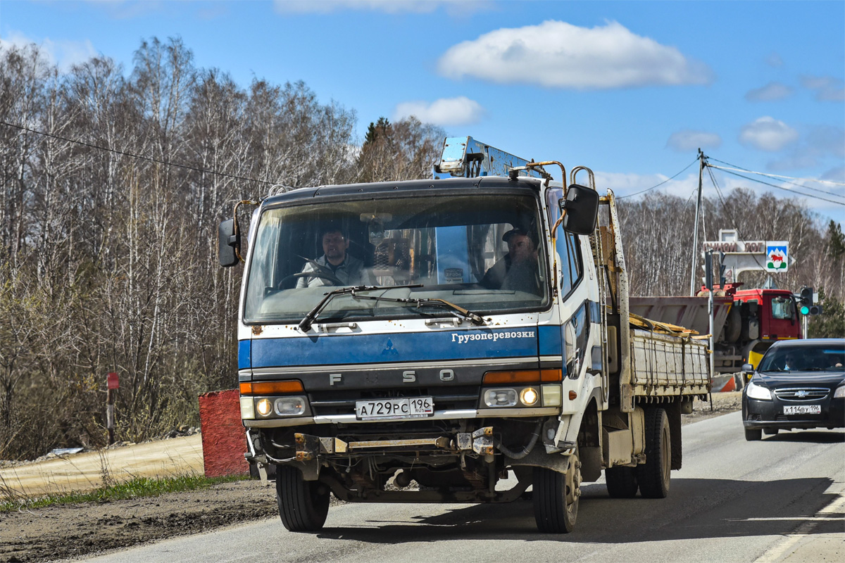Свердловская область, № А 729 РС 196 — Mitsubishi Fuso Fighter