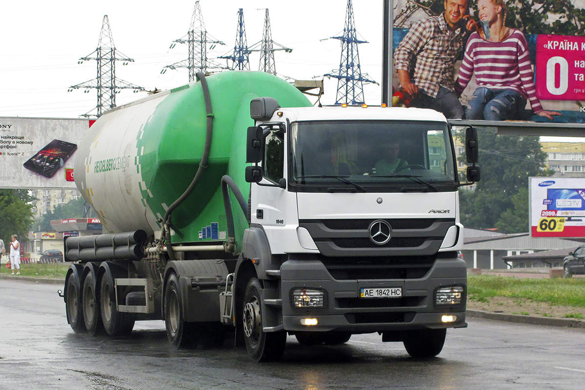 Днепропетровская область, № АЕ 1842 НС — Mercedes-Benz Axor 1840