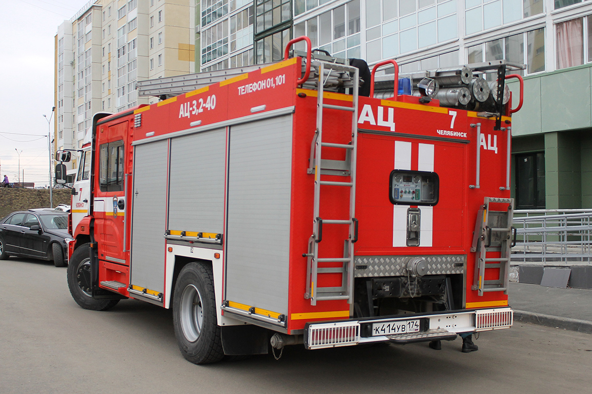 Челябинская область, № К 414 УВ 174 — КамАЗ-43253-G5(69); Челябинская область — Пожар на улице Петра Сумина