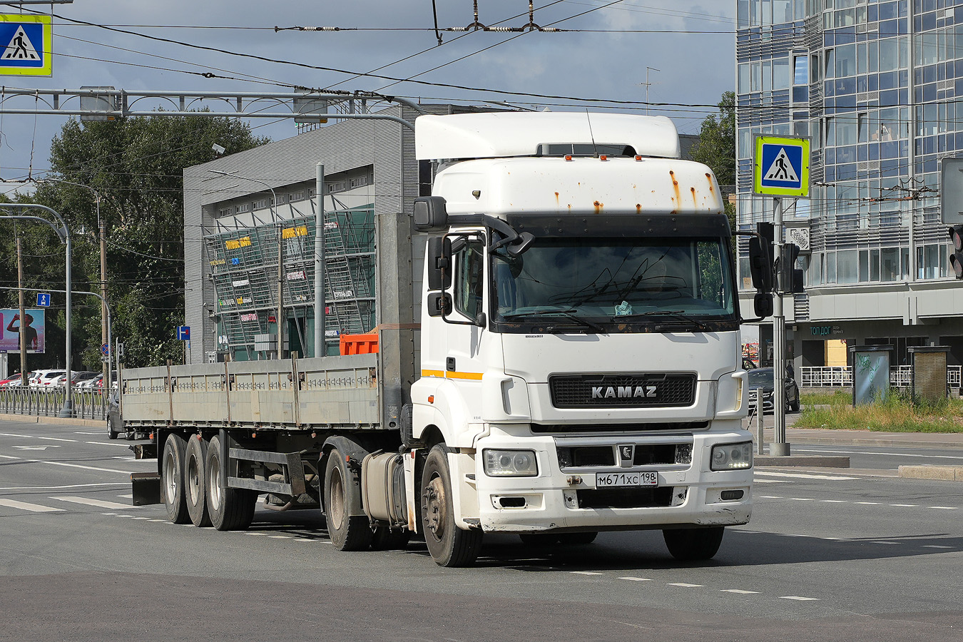 Санкт-Петербург, № М 671 ХС 198 — КамАЗ-5490-S5(87)