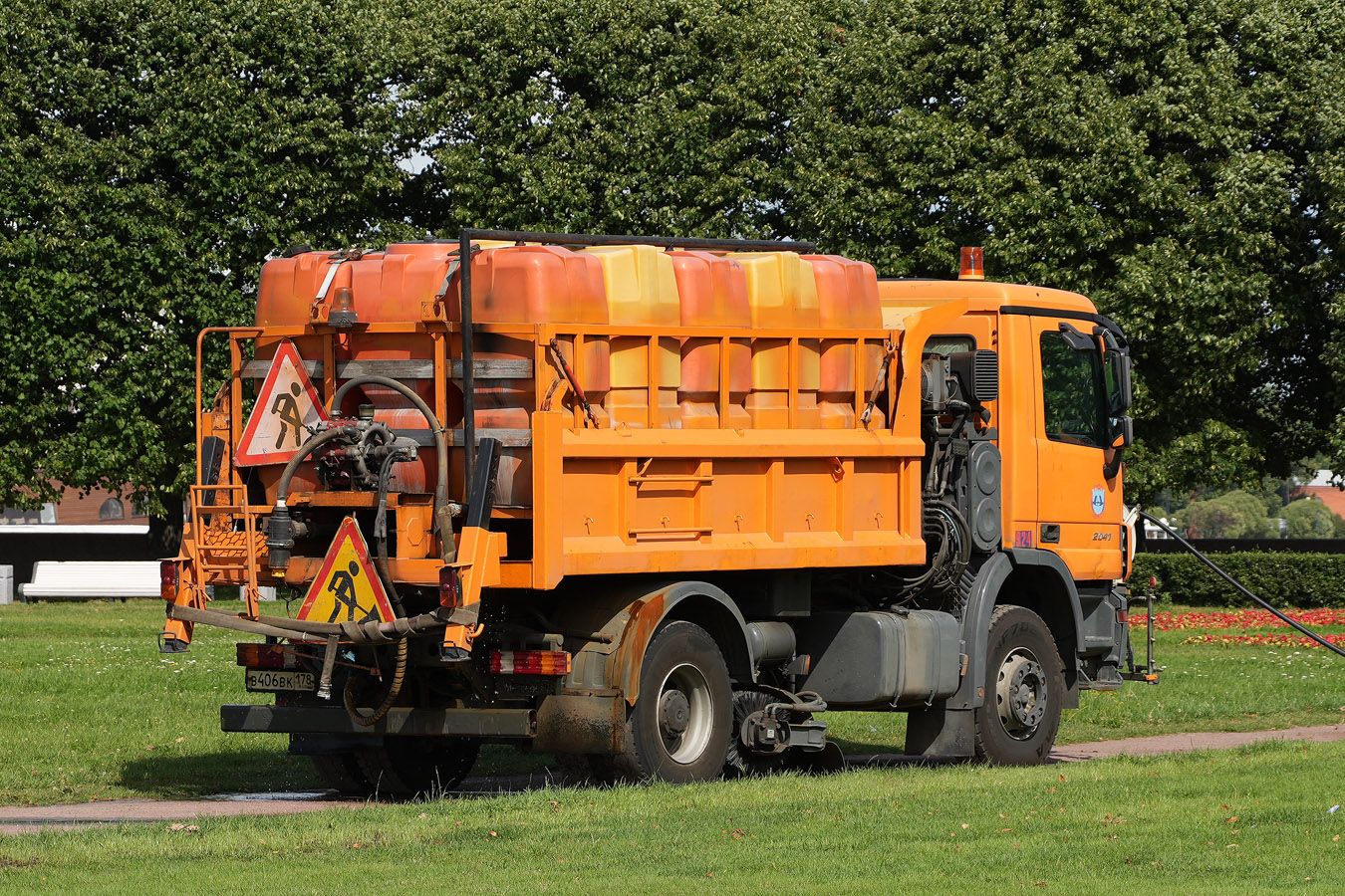 Санкт-Петербург, № 924 — Mercedes-Benz Actros ('2009) 2041