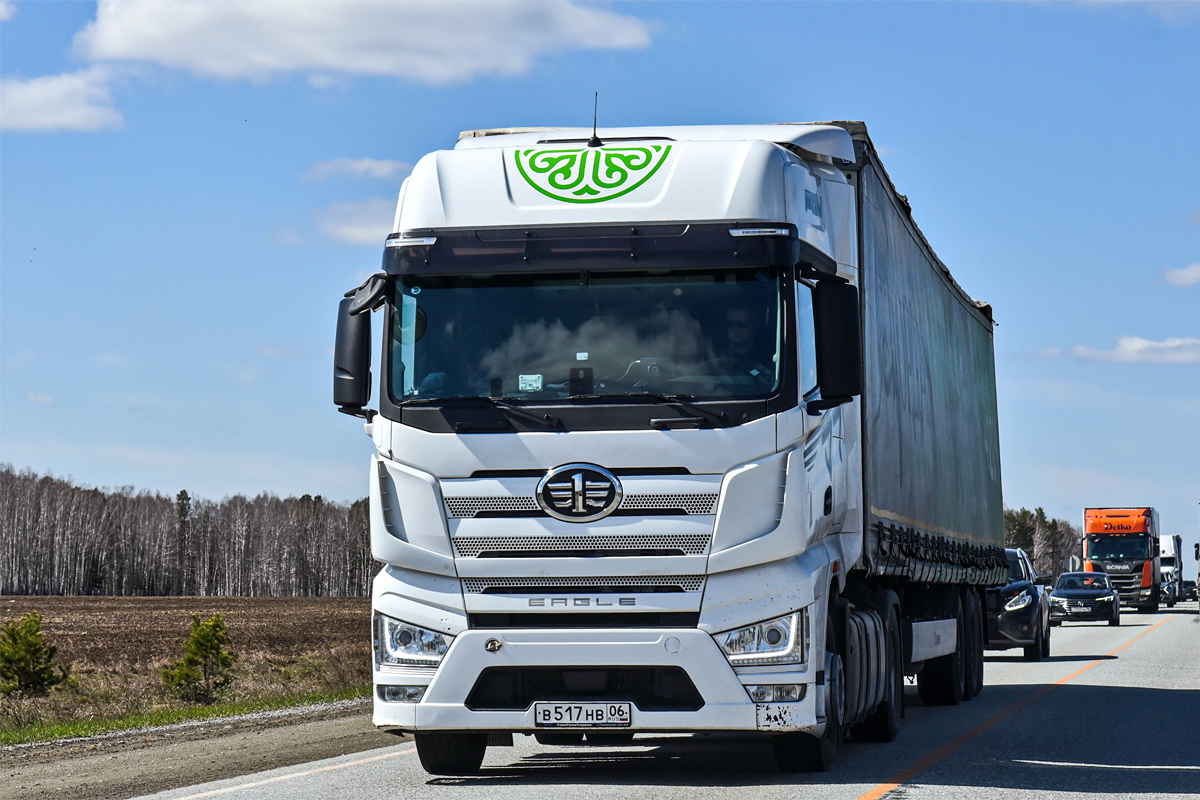 Красноярский край, № В 517 НВ 06 — FAW J7 Eagle CA4180