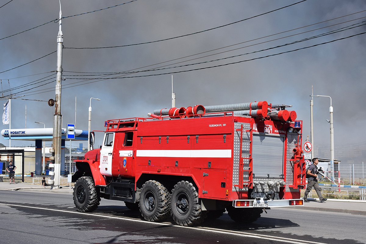 Волгоградская область, № В 814 ВО 134 — Урал-5557-70