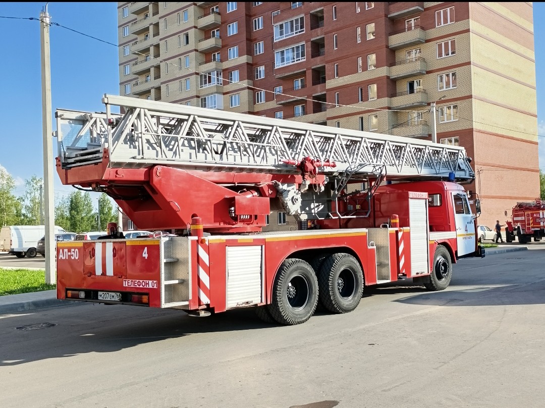 Ярославская область, № М 207 ЕМ 76 — КамАЗ-53229-02 [53229C]