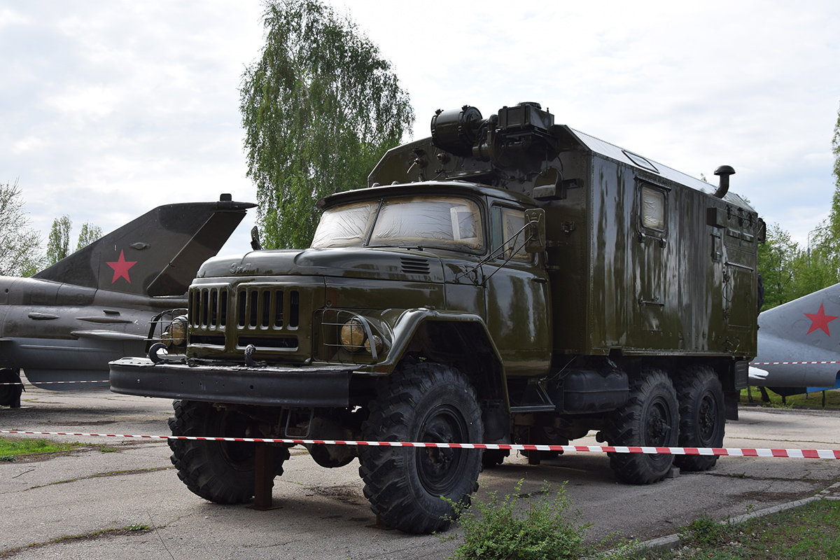 Саратовская область, № (64) Б/Н 0045 — ЗИЛ-131 (общая модель); Саратовская область — Автомобили без номеров; Саратовская область — Автомобили на постаментах