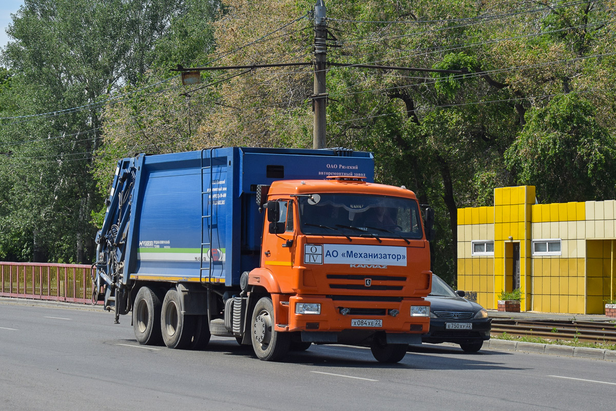 Алтайский край, № Х 084 ХЕ 22 — КамАЗ-65115-50