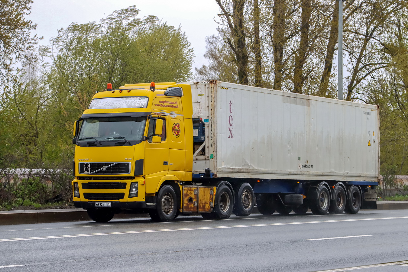 Санкт-Петербург, № М 692 УТ 178 — Volvo ('2002) FH12.460