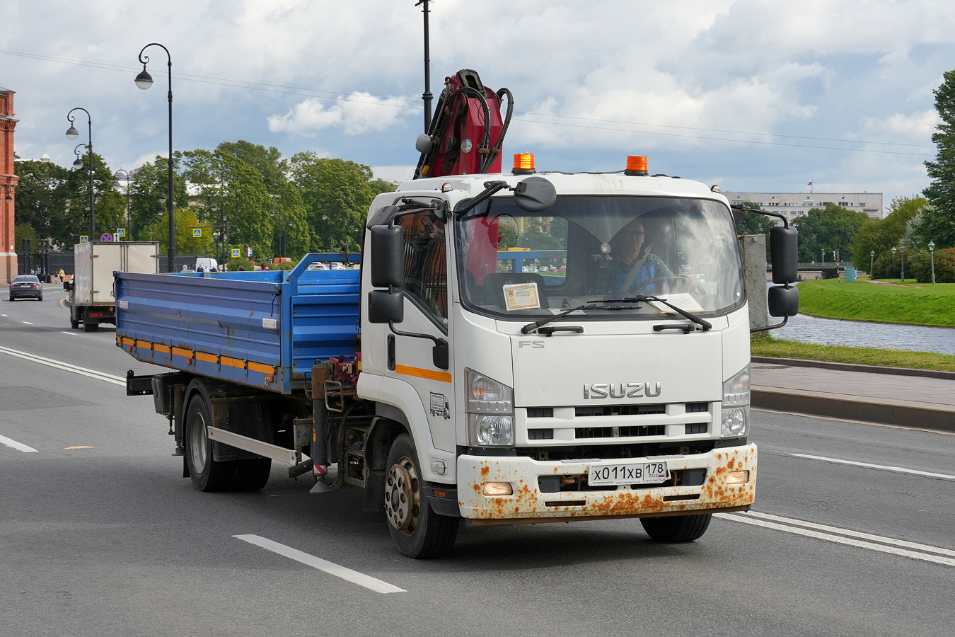 Санкт-Петербург, № Х 011 ХВ 178 — Isuzu Rus (общая модель)