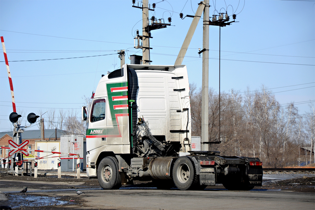 Алтайский край, № Е 592 КТ 154 — Volvo ('1993) FH12.460