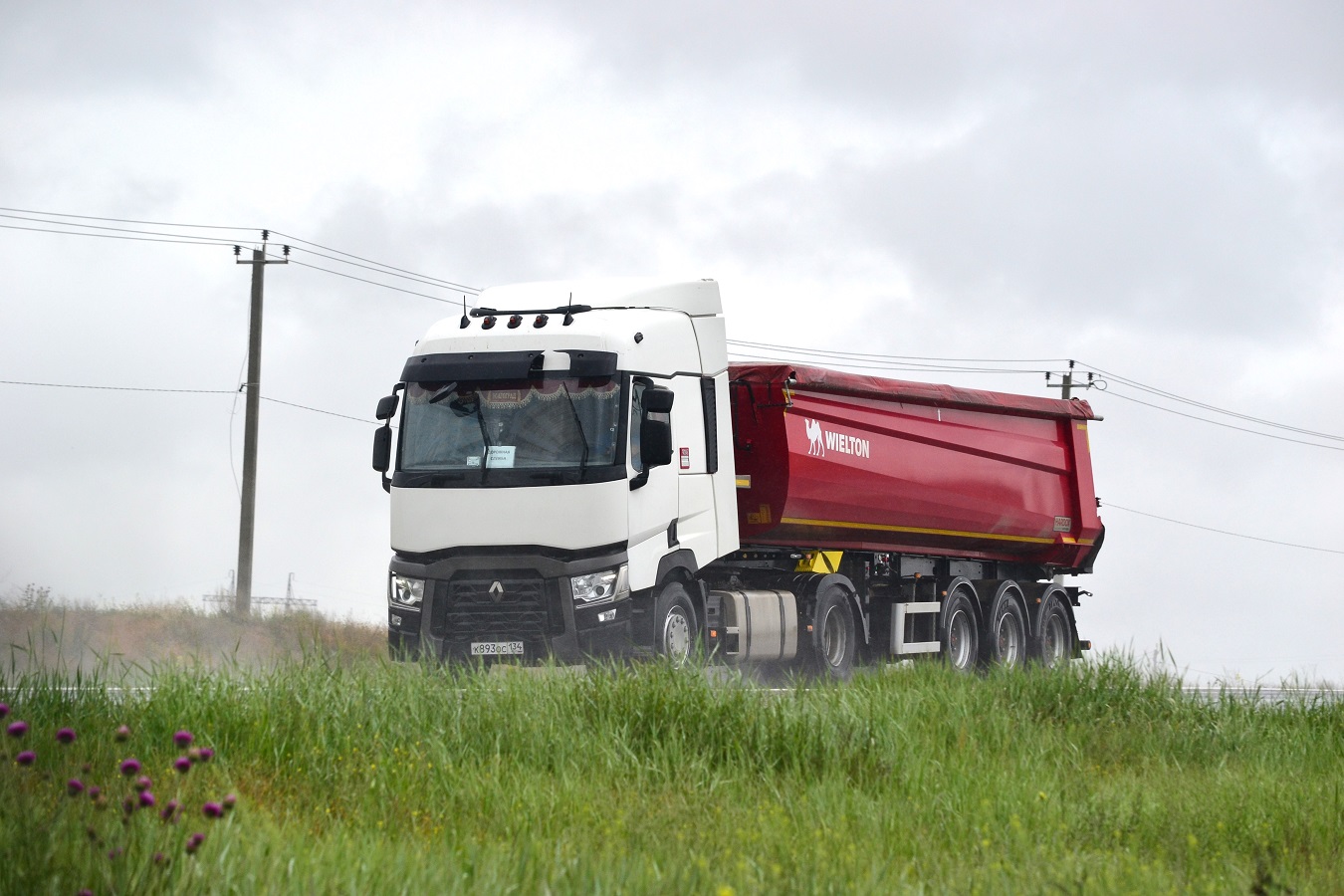 Волгоградская область, № К 893 ОС 134 — Renault T-Series ('2013)