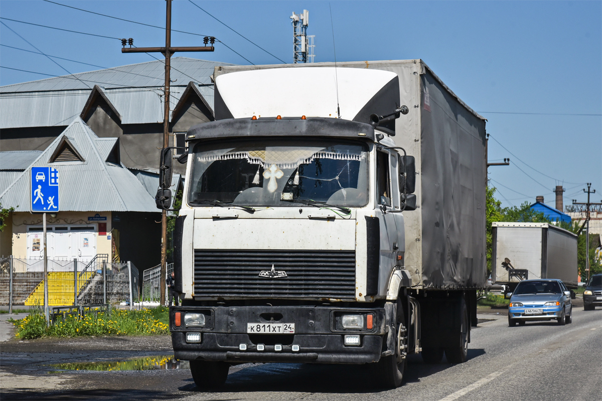 Тюменская область, № К 811 ХТ 24 — МАЗ-533632