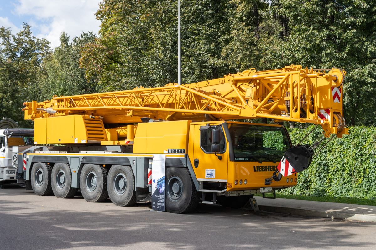 Москва, № В 521 РС 77 — Liebherr (общая модель); Москва — Выставка техники Комплекса городского хозяйства Москвы &mdash; 2025