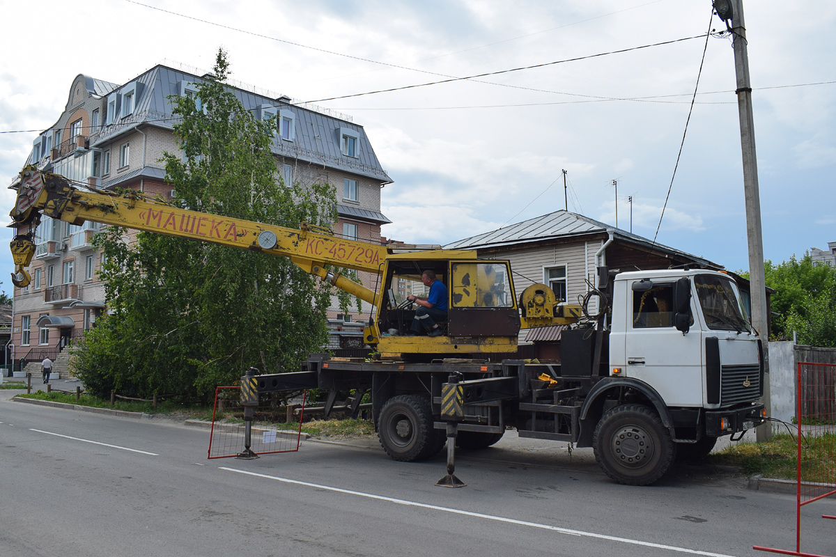 Алтайский край, № А 212 ОО 122 — МАЗ-5337A2
