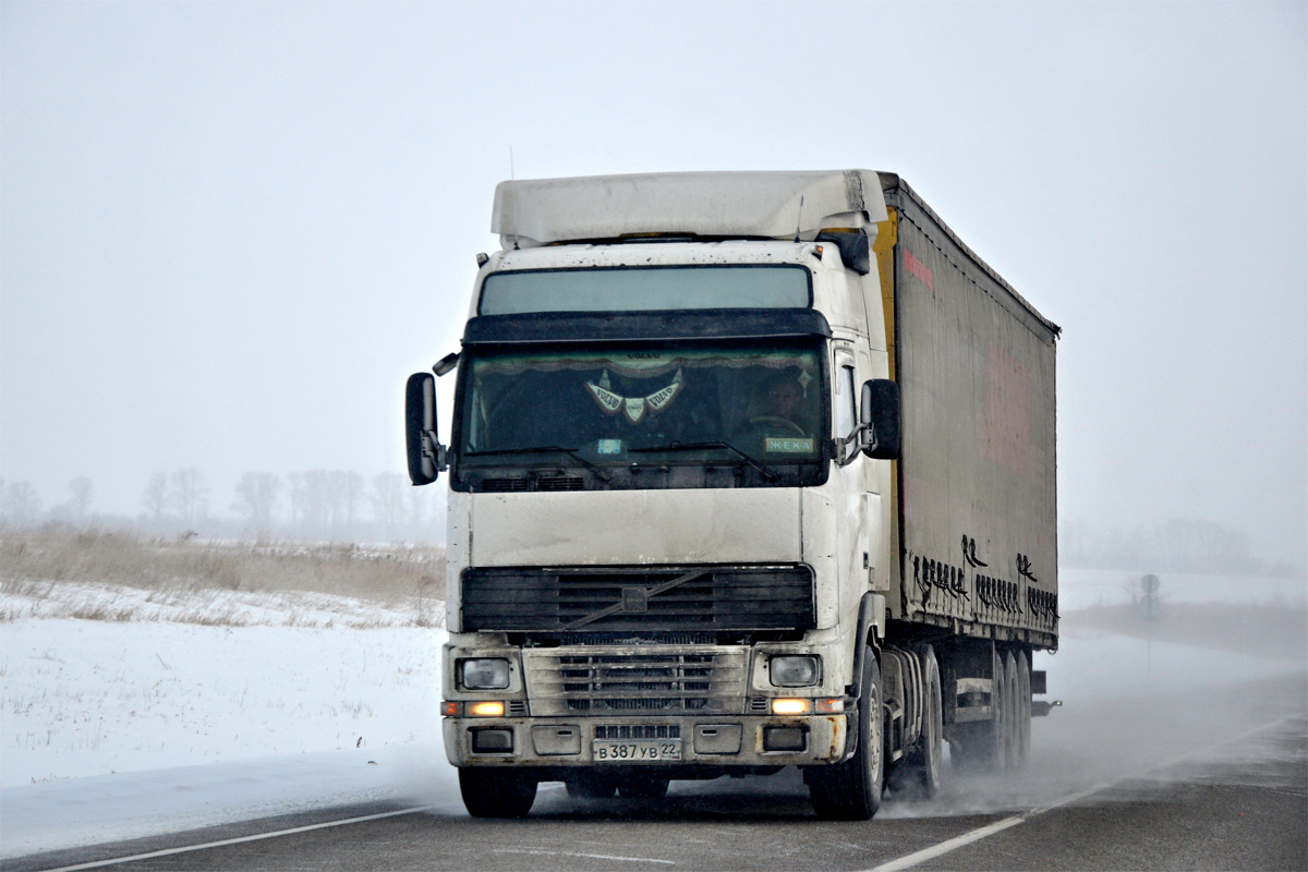 Алтайский край, № В 387 УВ 22 — Volvo ('1993) FH12.420
