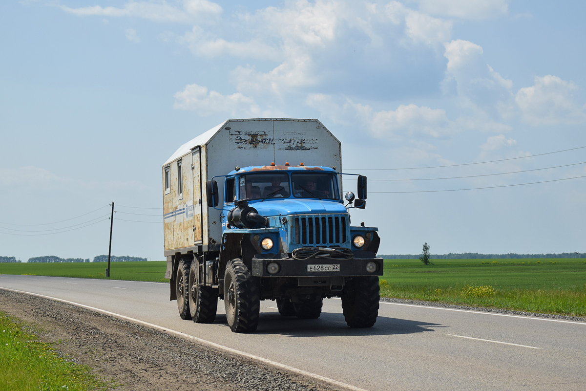 Алтайский край, № Е 628 СС 22 — Урал-4320-40