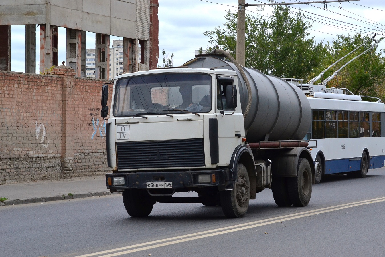Волгоградская область, № К 388 ЕР 134 — МАЗ-533702