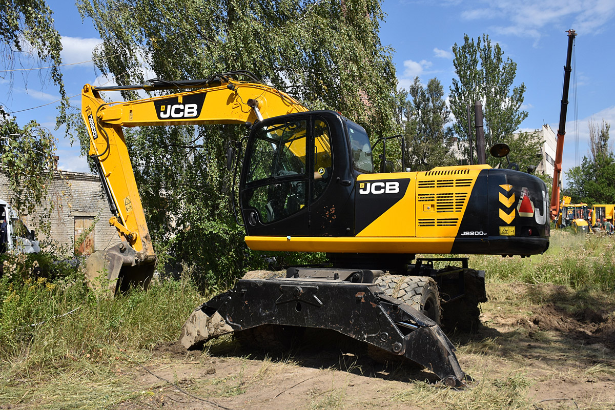 Москва, № 2421 НЕ 77 — JCB JS200W