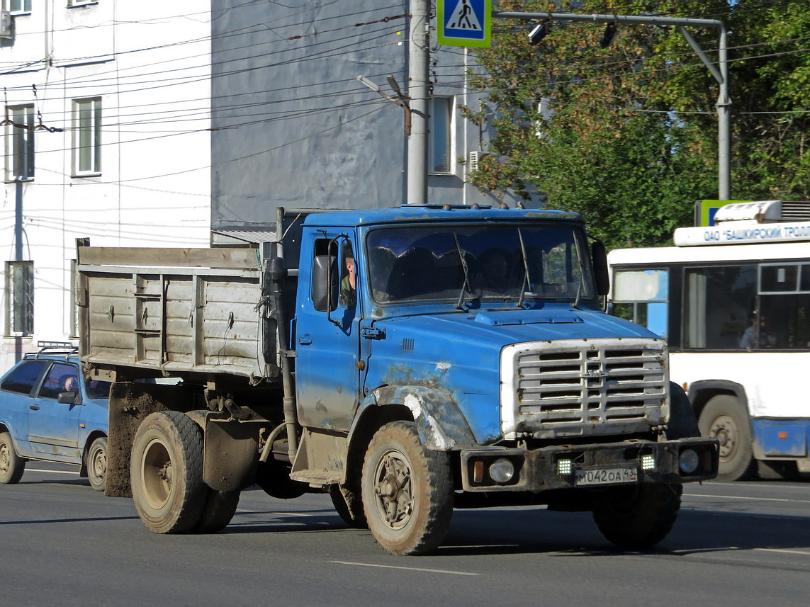Кировская область, № М 042 ОА 43 — ЗИЛ-494560