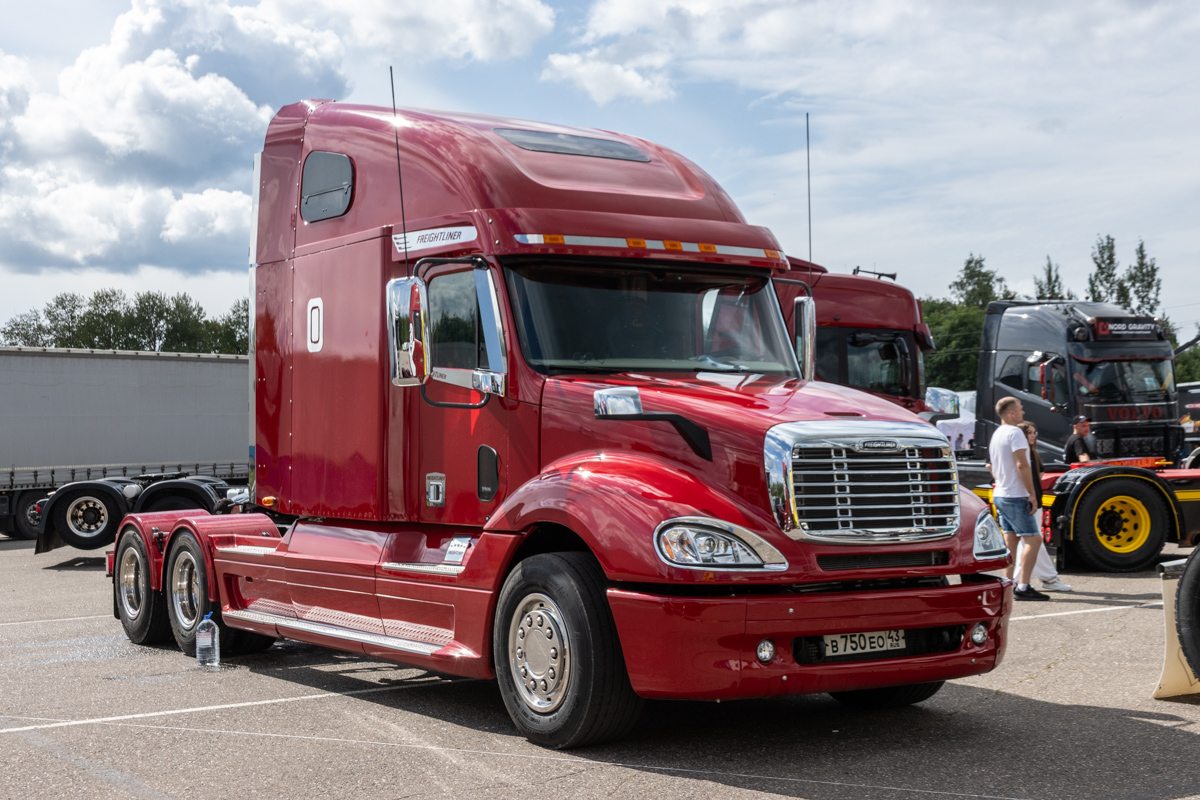 Кировская область, № В 750 ЕО 43 — Freightliner Century Class; Московская область — Фестиваль TruckDay 2025