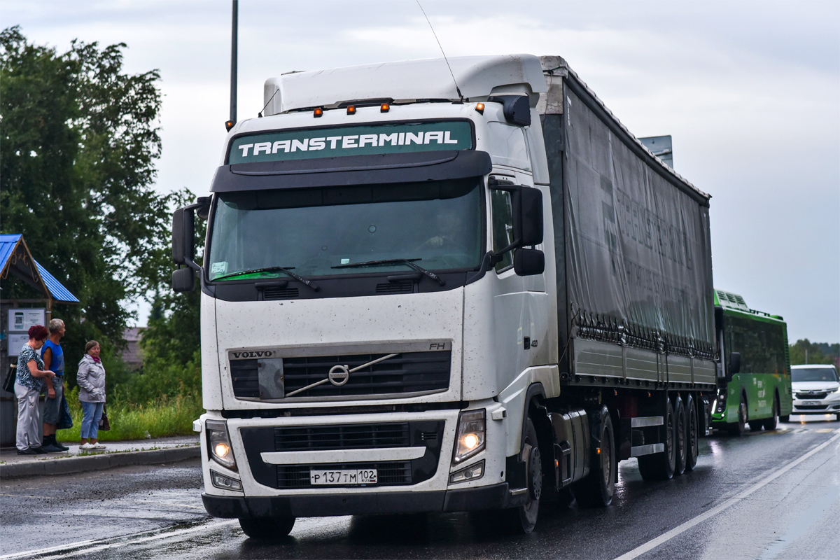 Башкортостан, № Р 137 ТМ 102 — Volvo ('2008) FH.420