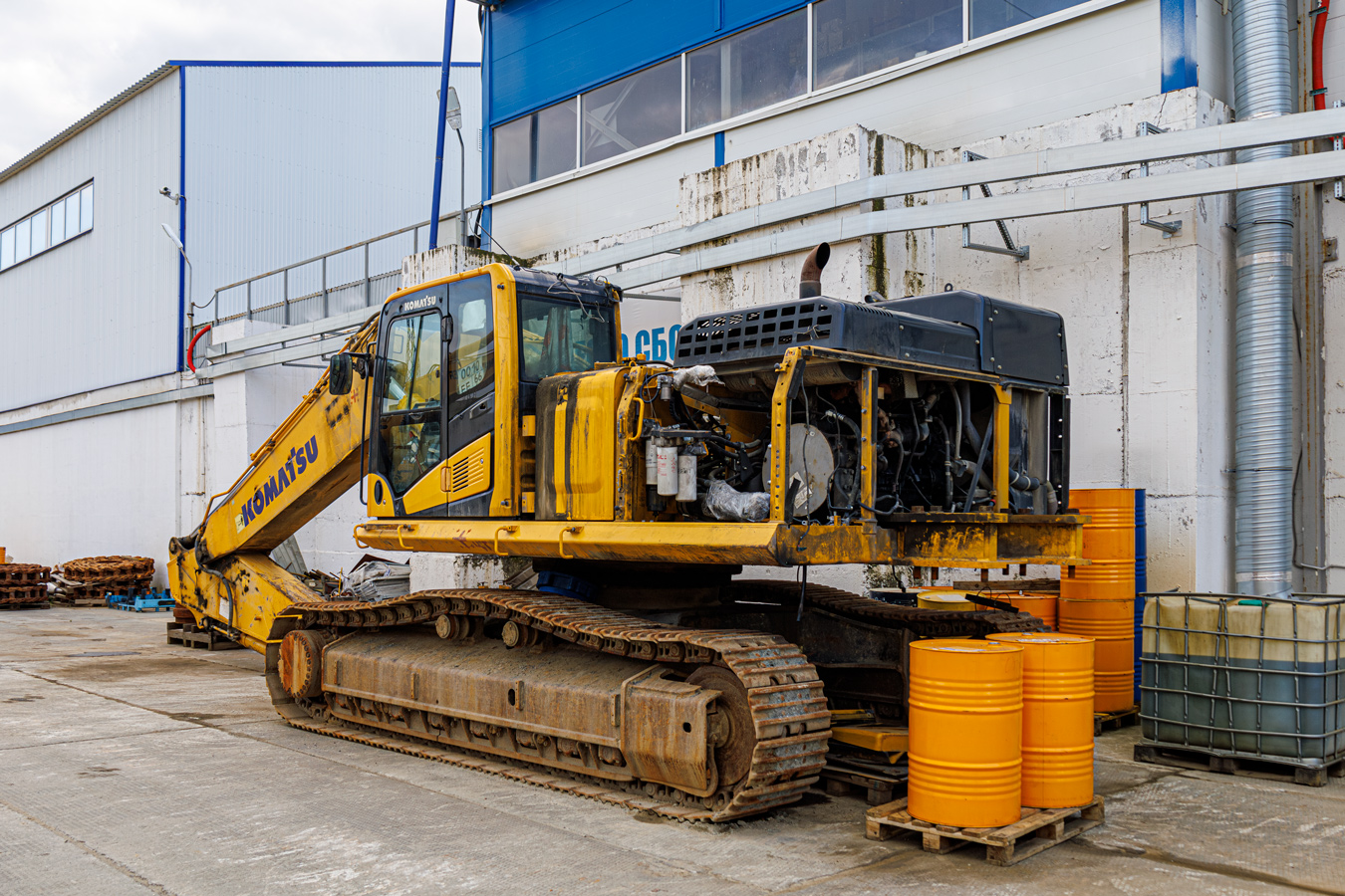 Свердловская область, № 0010 ЕЕ 66 — Komatsu (общая модель)