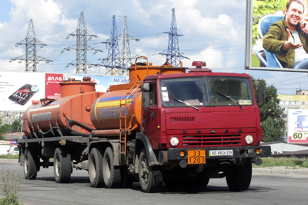 Днепропетровская область, № АЕ 8826 ЕВ — КамАЗ-5410