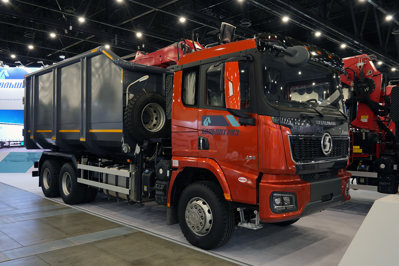 Санкт-Петербург, № (78) Б/Н 0123 — Shaanxi Shacman X3000 SX3258; Санкт-Петербург — Автомобили без номеров; Санкт-Петербург — Новые автомобили; Санкт-Петербург — Выставка "Eurasian Construction Technology" (10-12.09.2025)