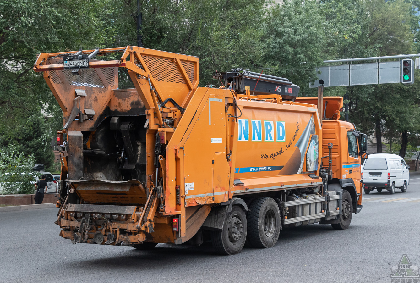 Алматы, № 744 BBR 02 — Volvo ('2010) FM.350