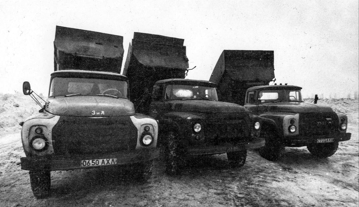 Архангельская область, № 0650 АХЛ — ЗИЛ-130Д1; Архангельская область, № 7737 АХН — ЗИЛ-130 (общая модель); Исторические фотографии (до 2000 года) (Архангельская область)