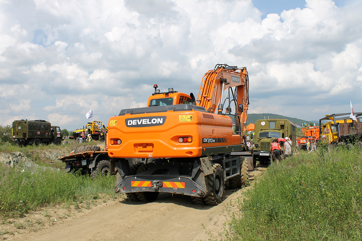 Челябинская область, № 4755 ХХ 74 — Doosan DX210W; Челябинская область — Грузовой триал и баха "Уральский рубеж 2025"