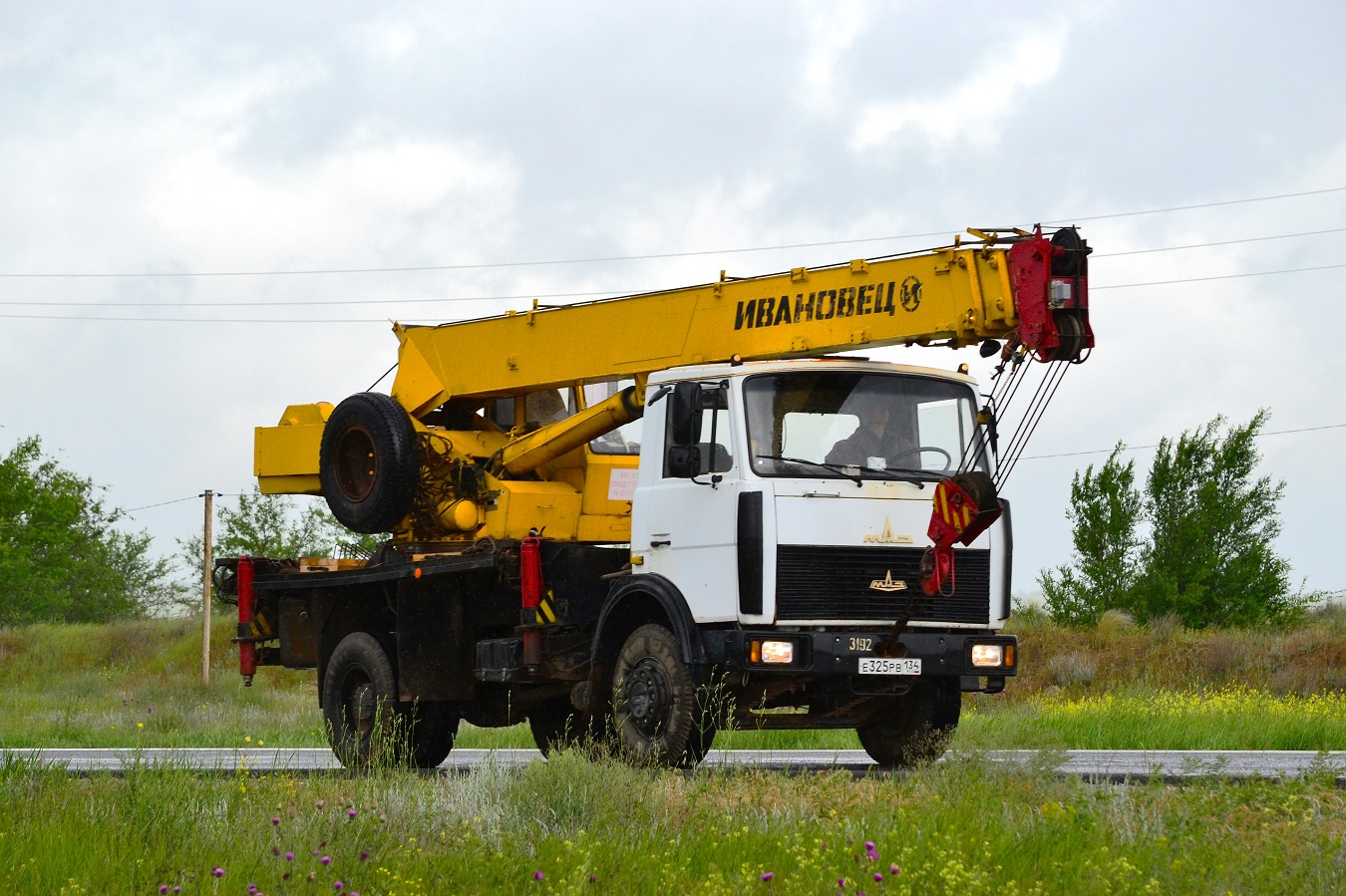 Волгоградская область, № Е 325 РВ 134 — МАЗ-5337A2