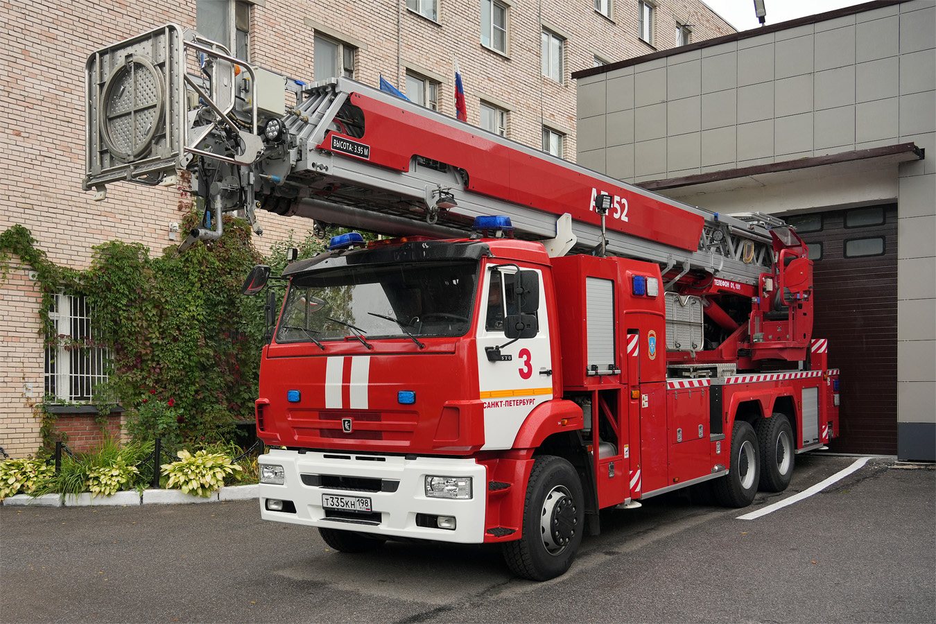 Санкт-Петербург, № Т 335 КН 198 — КамАЗ-6520-53