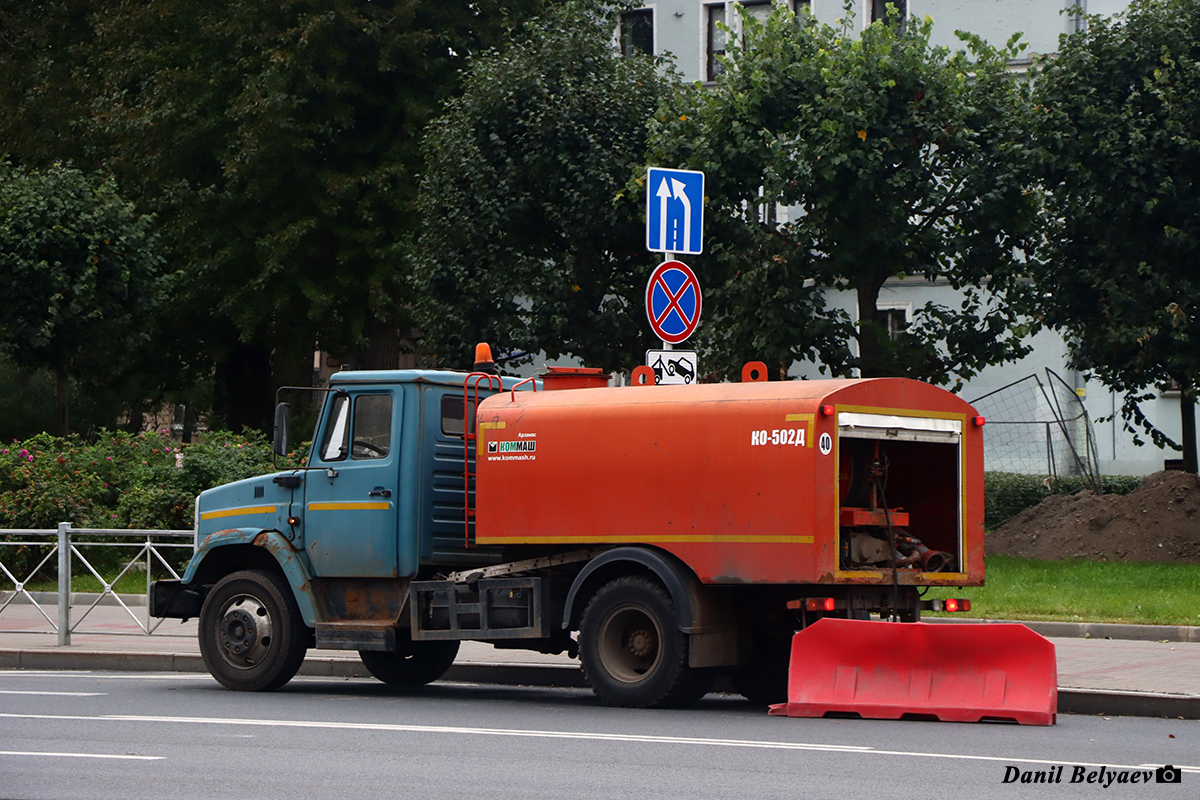 Санкт-Петербург, № К 331 УЕ 198 — ЗИЛ-432932