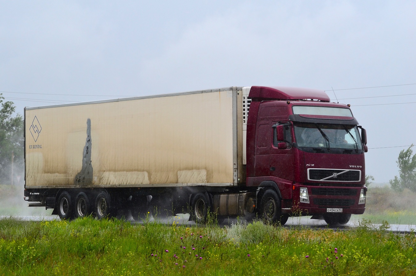 Краснодарский край, № О 454 СА 93 — Volvo ('2002) FH12.420