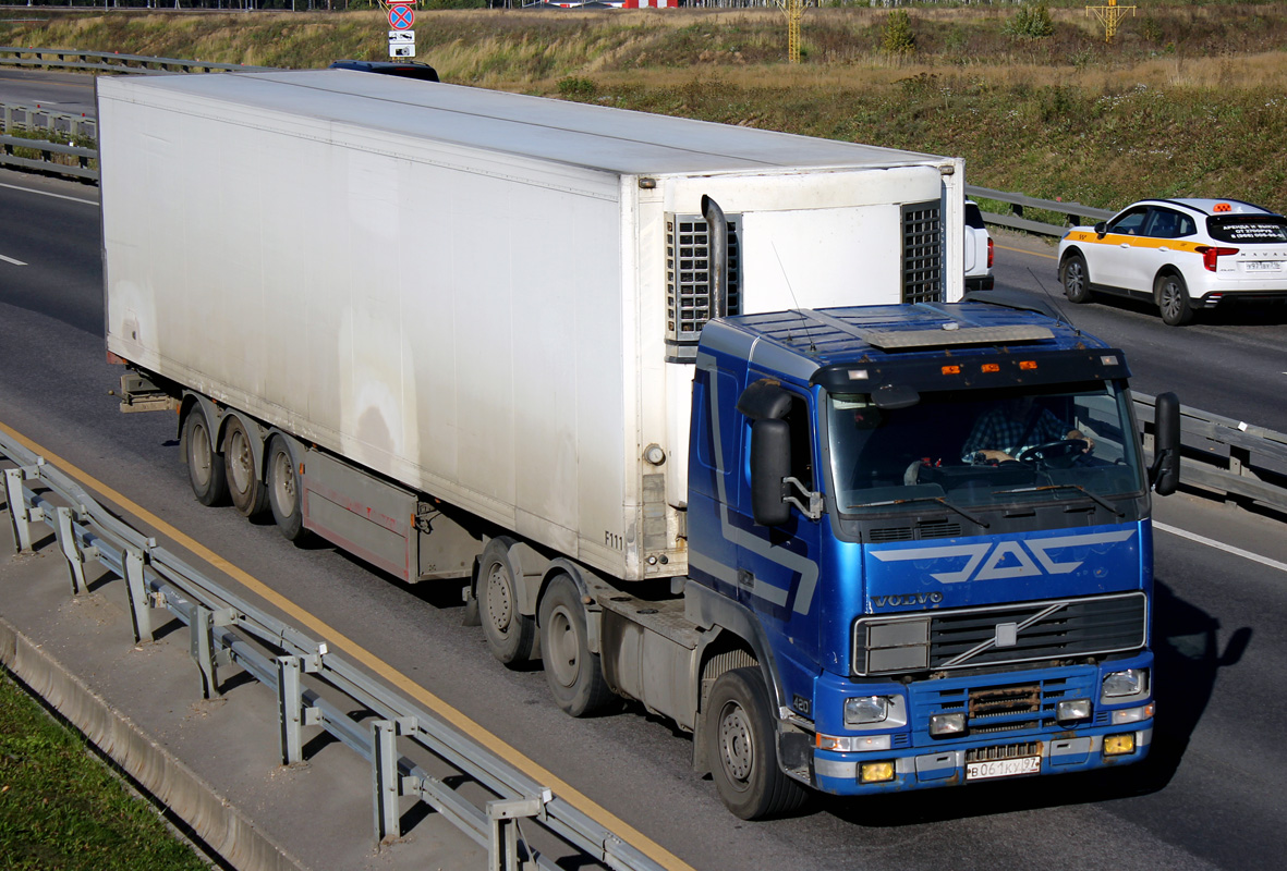 Москва, № В 061 КУ 97 — Volvo ('1993) FH-Series
