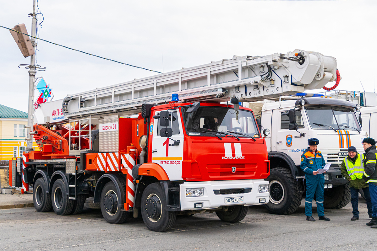 Карелия, № О 075 КО 10 — КамАЗ-6540-A4(23)