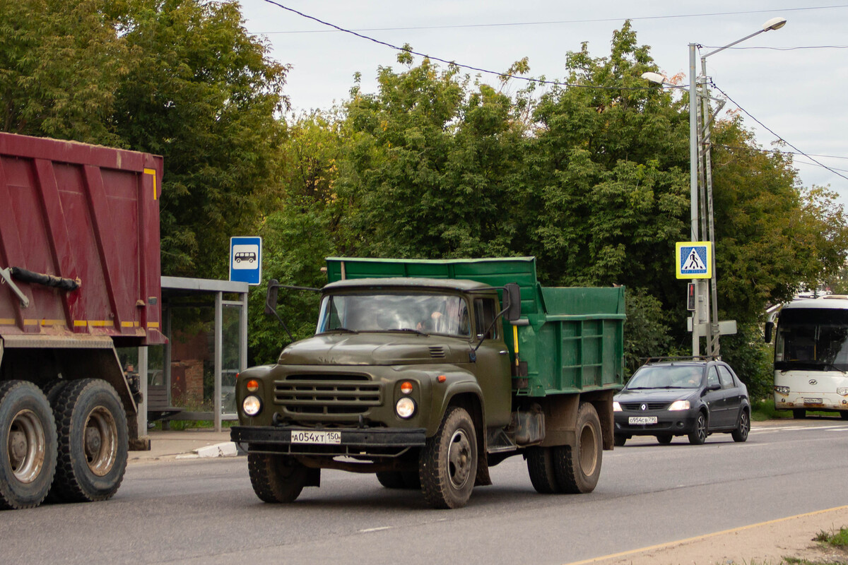 Московская область, № А 054 ХТ 150 — ЗИЛ-495810