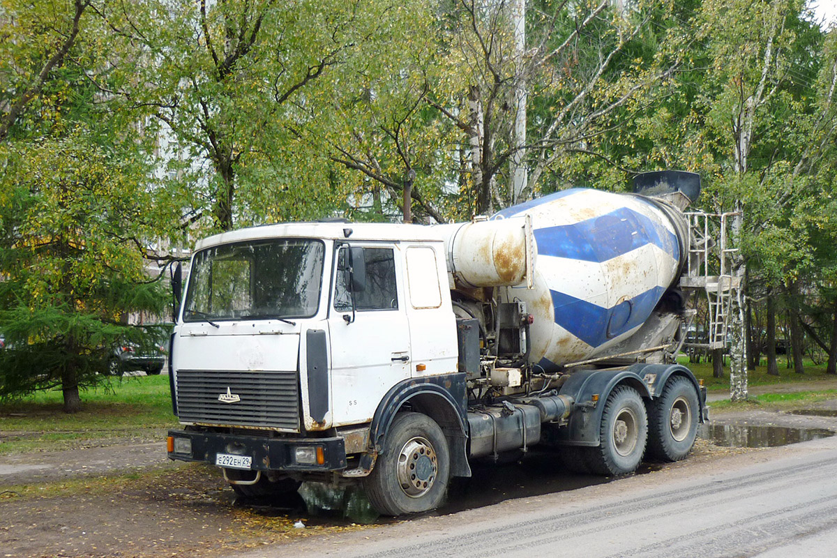 Архангельская область, № Е 292 ЕН 29 — МАЗ-630305