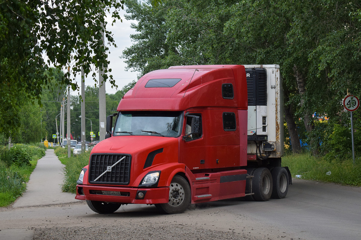 Алтайский край, № О 555 НН 22 — Volvo VNL780