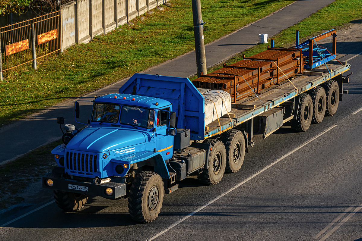 Архангельская область, № М 251 УХ 29 — Урал-44202-72