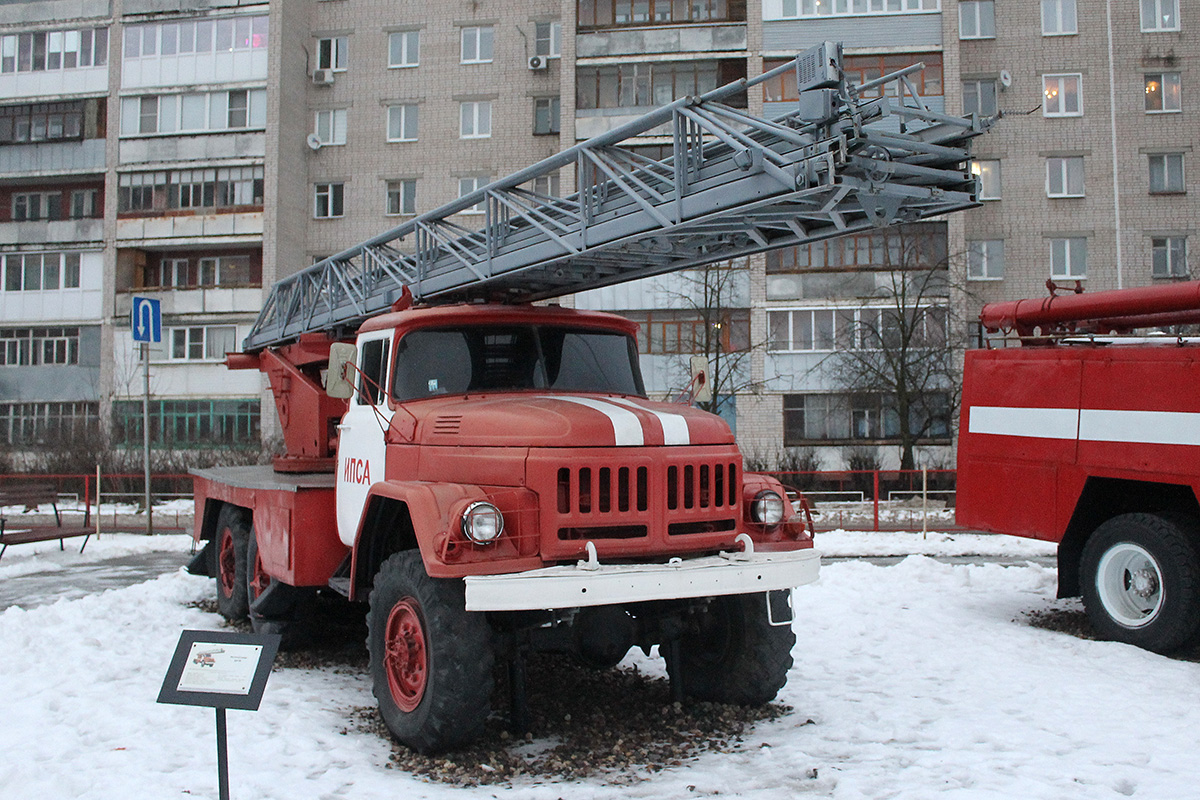 Ивановская область, № (37) Б/Н 0005 — ЗИЛ-131 (общая модель); Ивановская область — Аллея Славы ИПСА; Ивановская область — Автомобили на постаментах; Ивановская область — Автомобили без номеров