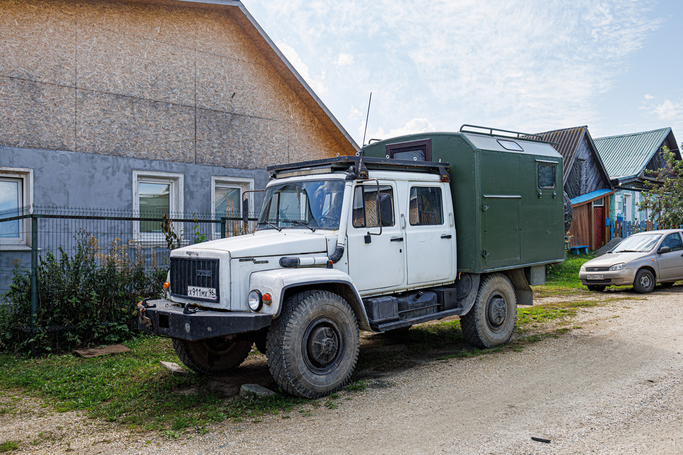 Свердловская область, № Х 911 МХ 96 — ГАЗ-33081 «Садко»